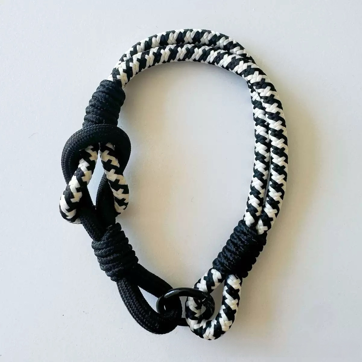 Color-block single-loop lanyard