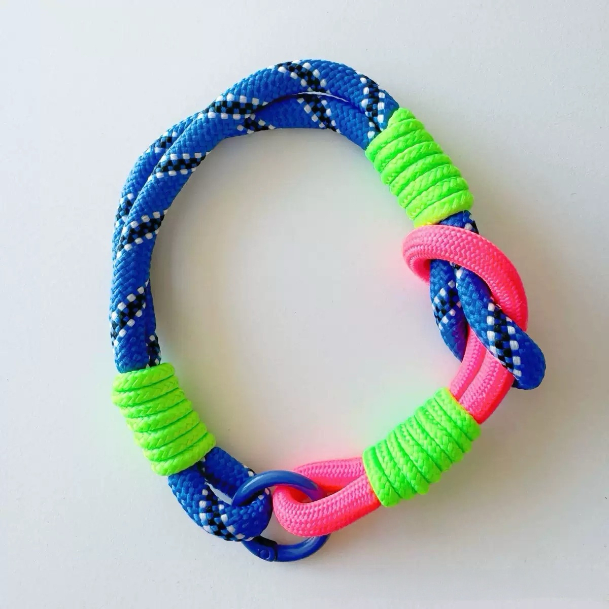 Color-block single-loop lanyard