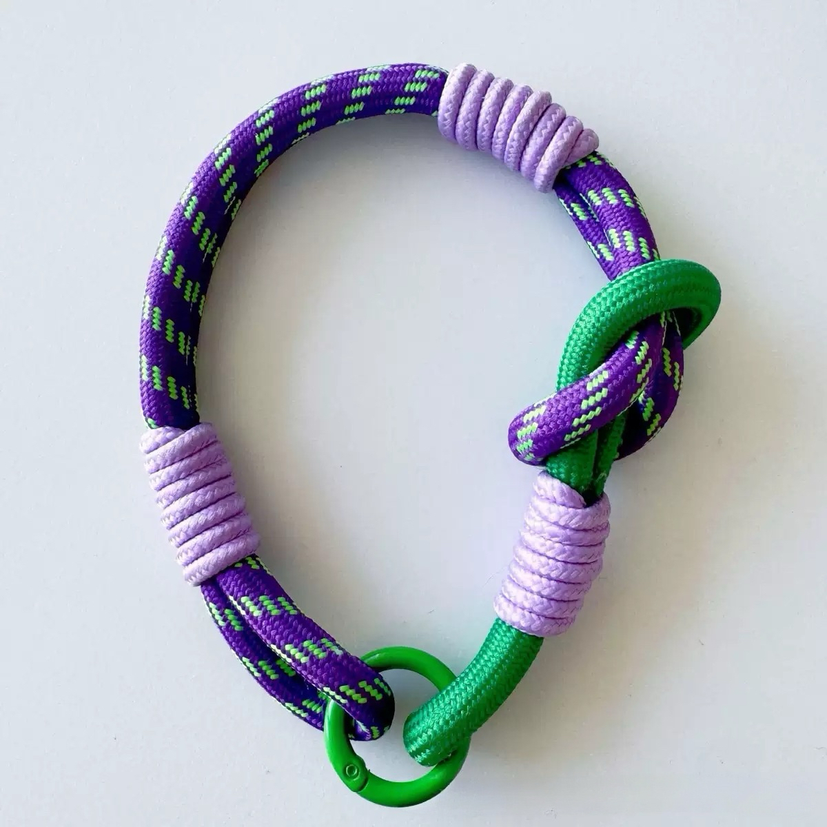 Color-block single-loop lanyard
