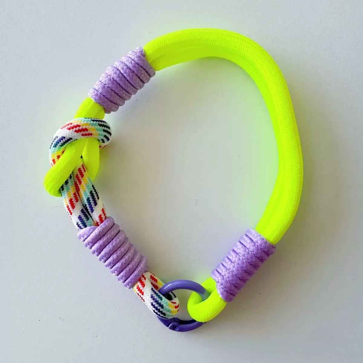Color-block single-loop lanyard