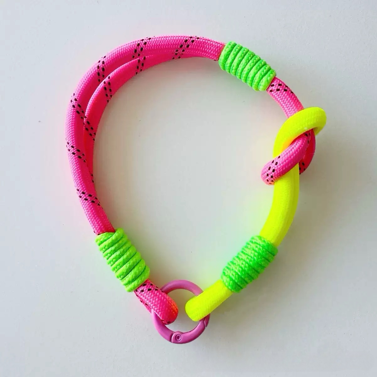 Color-block single-loop lanyard