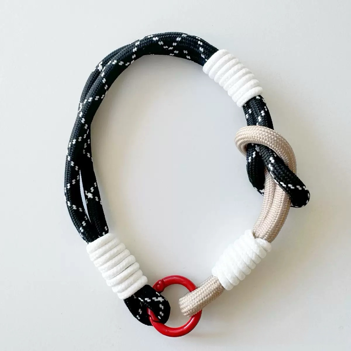 Color-block single-loop lanyard