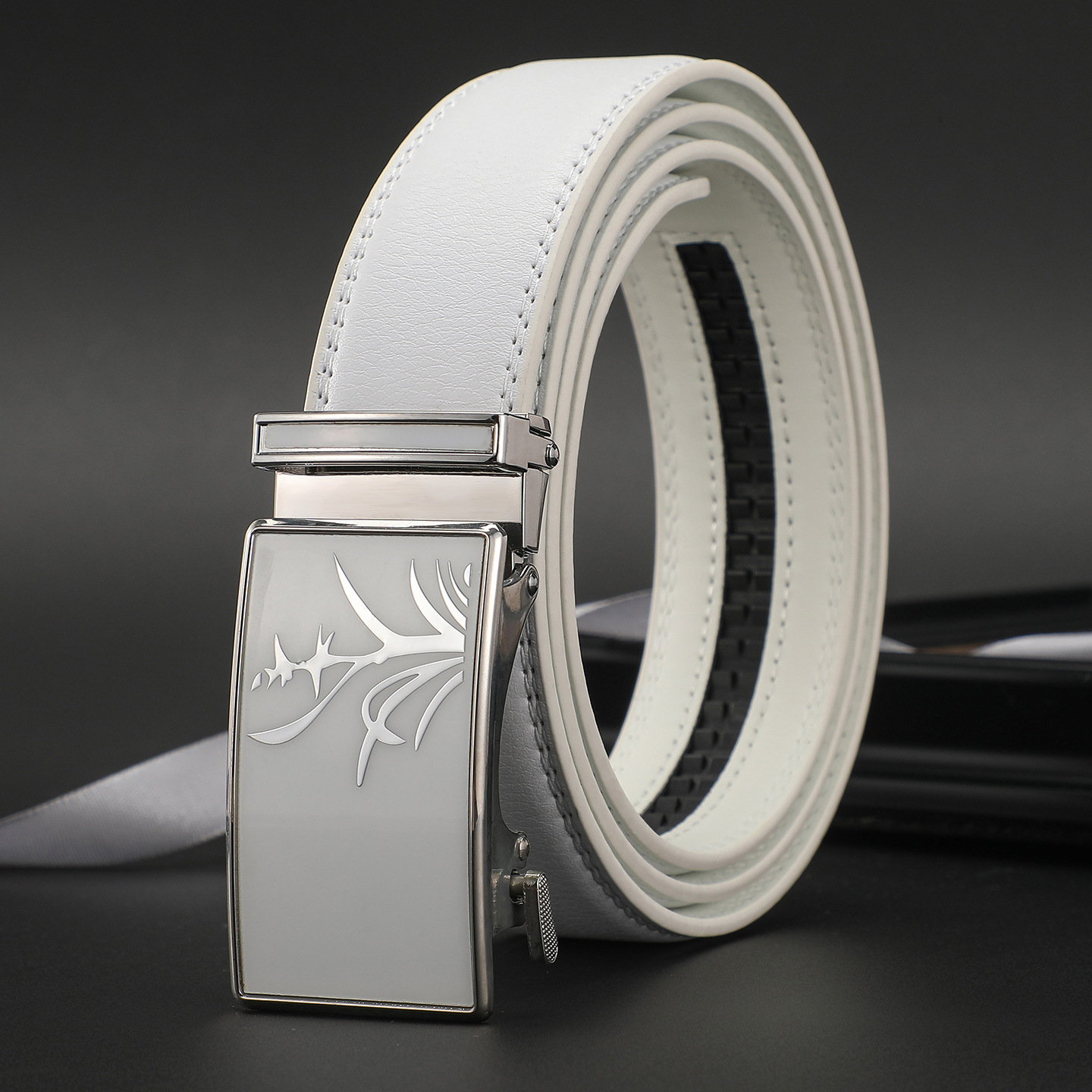 Men's White Leather Belt with Automatic Buckle — Business-Style Cowhide Waistband, Trendy & Versatile