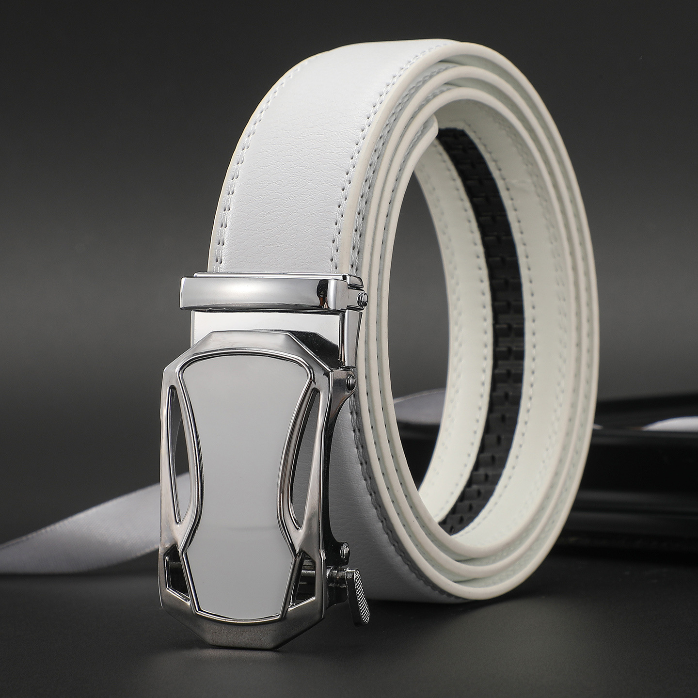 Men's White Leather Belt with Automatic Buckle — Business-Style Cowhide Waistband, Trendy & Versatile