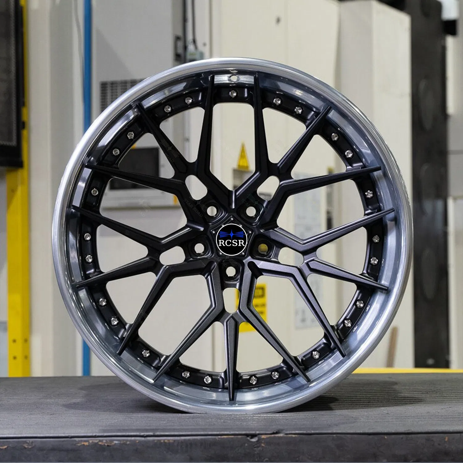 The Customized Aluminum Alloy Wheel Rims 2 Piece Forged Wheels 18 19 20 21 22 Inch Racing Car Wheels 5X112 5X120 5X114.3