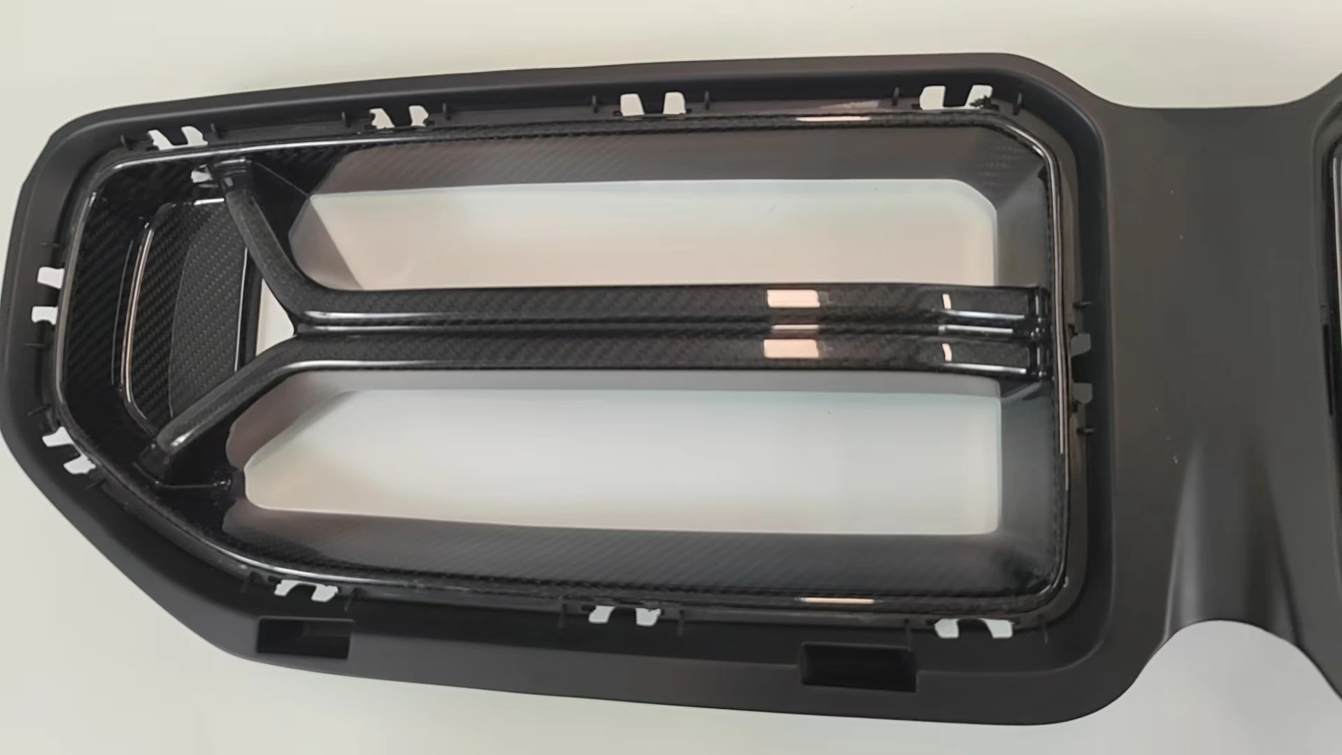 High Quality Dry Carbon Fiber Auto Accessories CSL Type Front Bumper Grille for BMW G87 M2 2022+