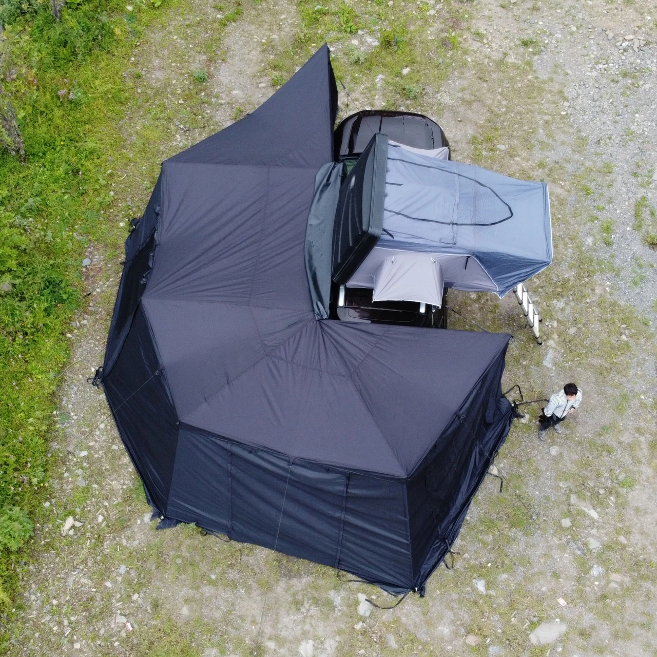 4X4 Aluminum Waterproof Polyester Tent for Camping Car Side Awning & Sunshade for Outdoor Activities