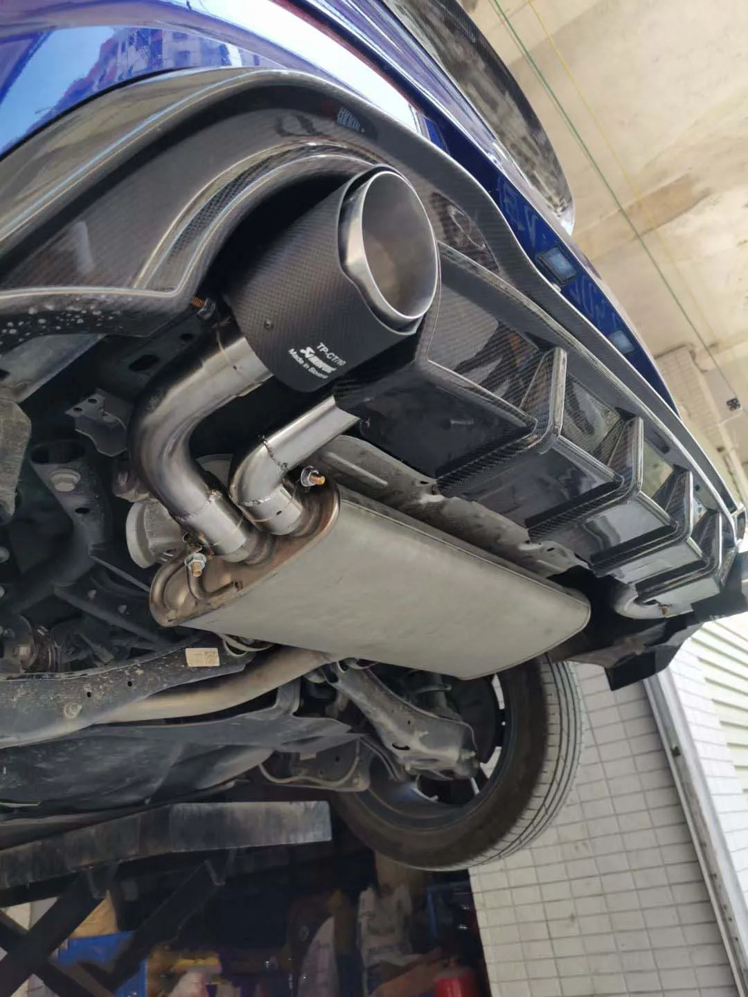 For 2020 2023 Volkswagen Golf8 MK8 CS Style Carbon Fiber Rear Bumper Diffuser with Exhaust Pipe GTI8 Auto Racing