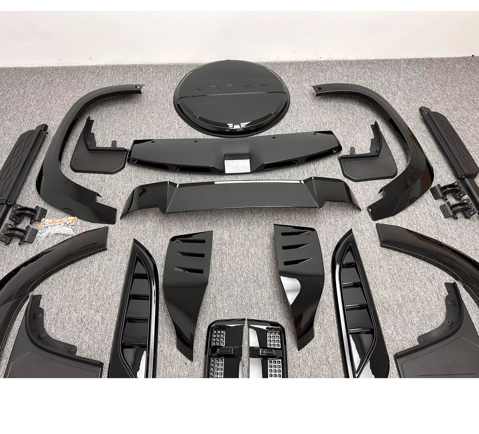 Urban Style Body Kit Glossy Black for Land Rover Defender 90 110 With Pedal Tire Cover Fog Light High Quality
