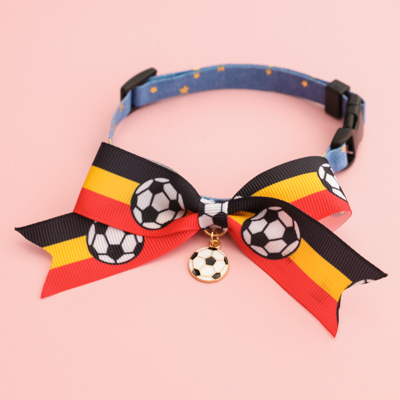 2026 World Cup Football Pet Collar for Kittens and Dogs with Bowknot Safety Buckle and National Team Flag Decoration