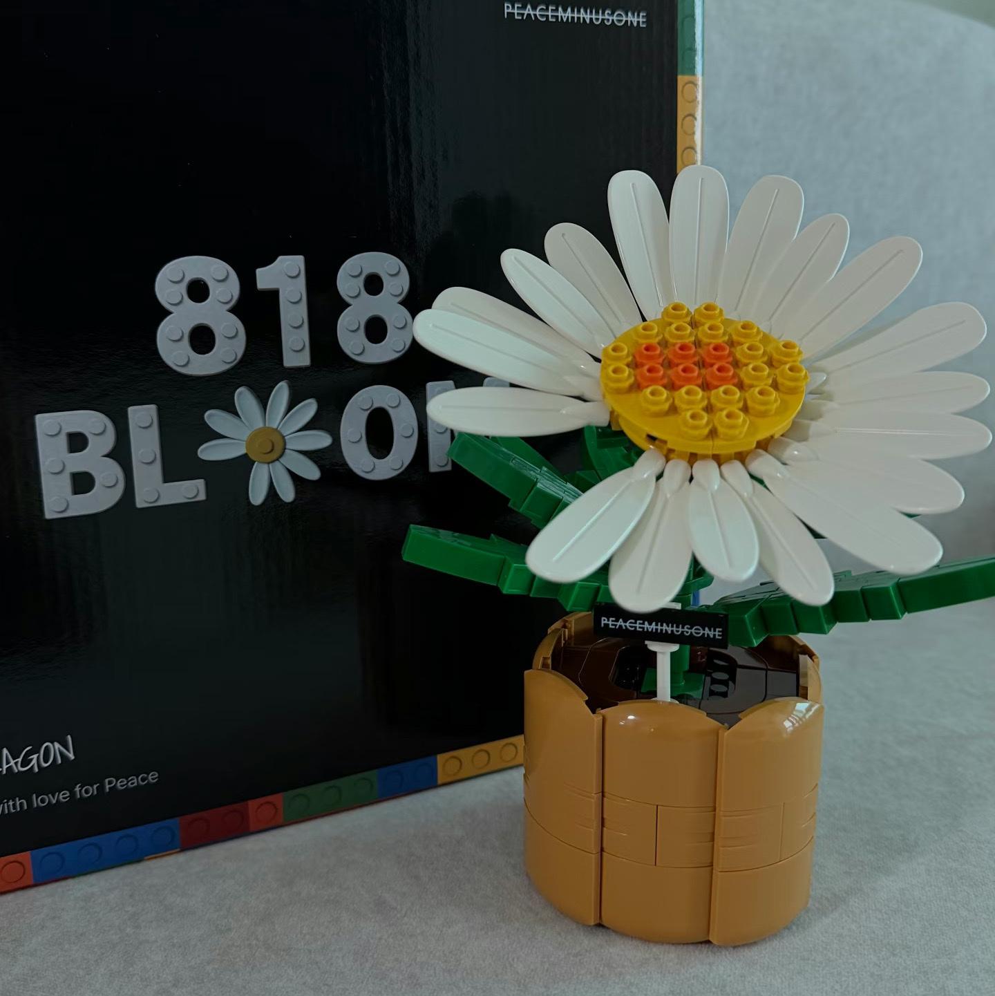 GD  G-DRAGON Daisy Building Blocks