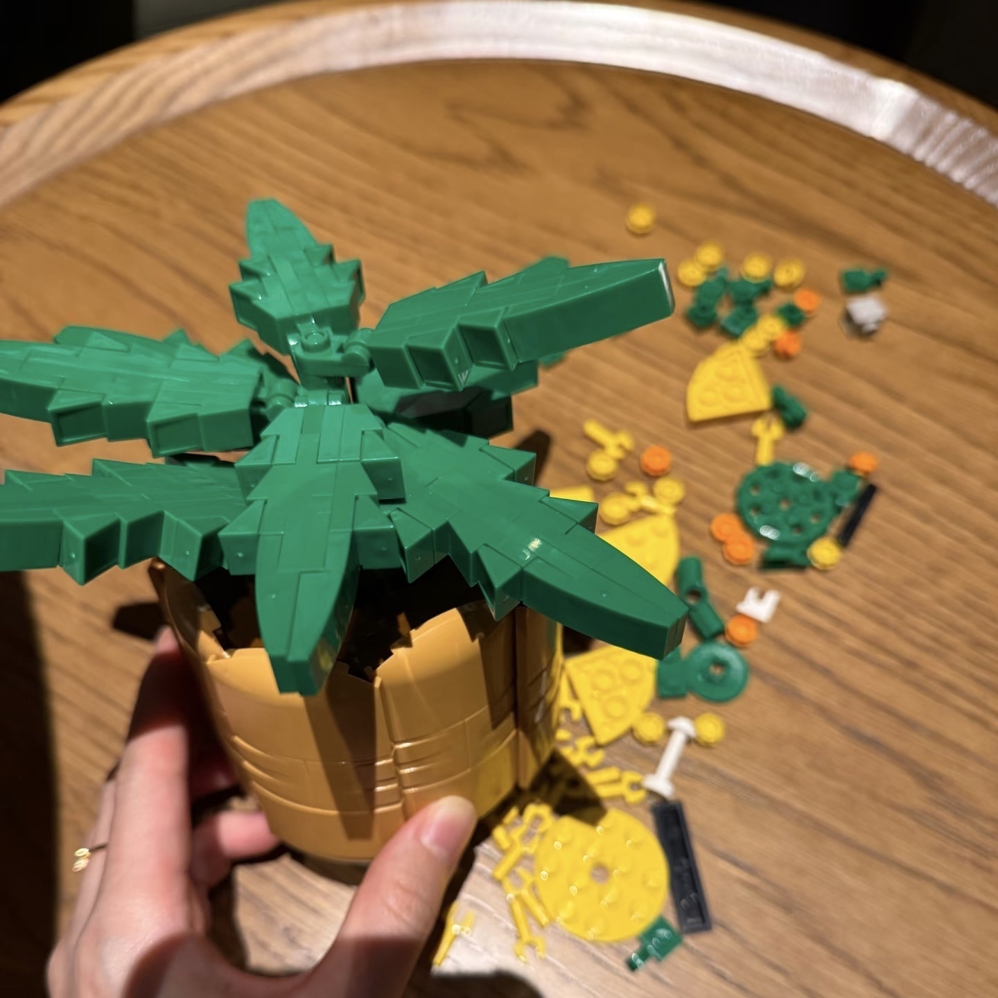 GD  G-DRAGON Daisy Building Blocks