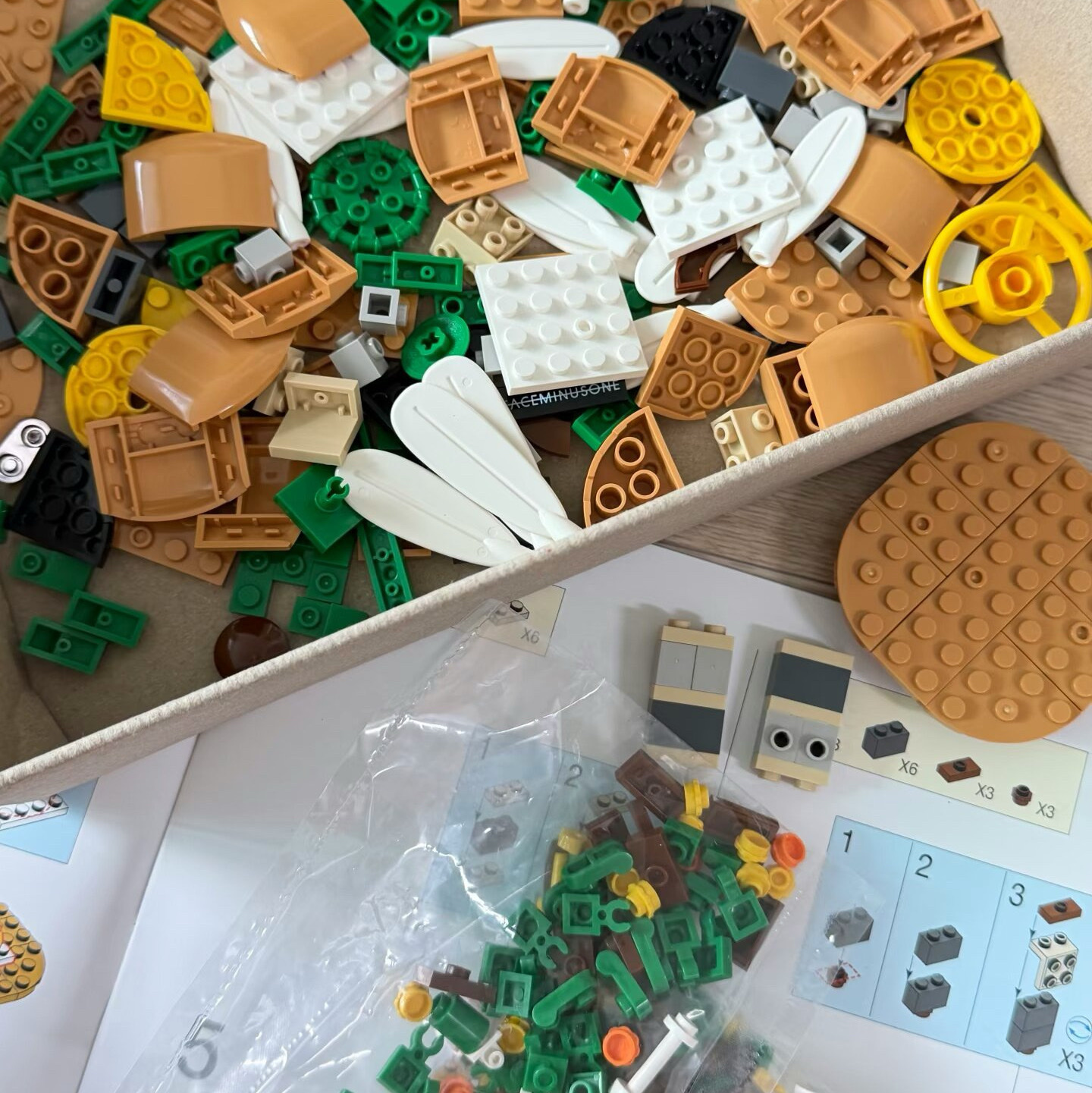 GD  G-DRAGON Daisy Building Blocks
