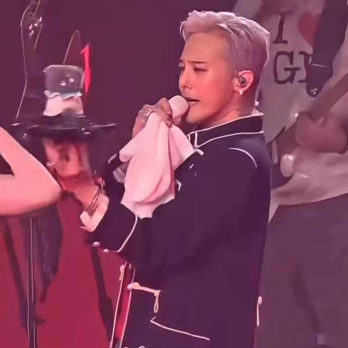 G-Dragon co-branded 《 ZO & FRIENDS 》ZOA 