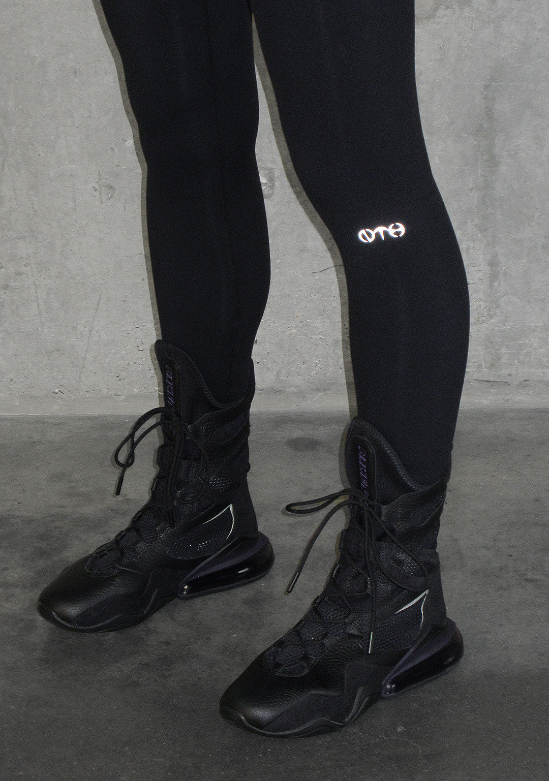 Luxeapperal™  OLD ENGLISH LEGGINGS BLACK