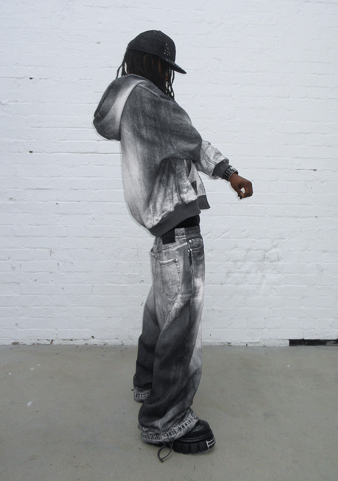 Luxeapperal™  DENIM EFFECT OVERSIZED SWEATPANTS WASHED BLACK