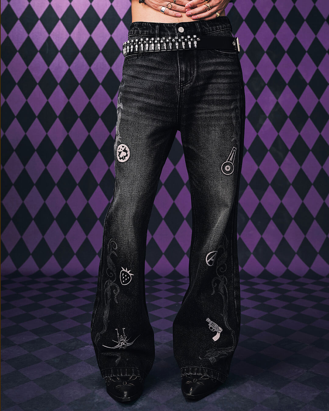 JOJO  Icon Embroidery Washed Distressed Jeans