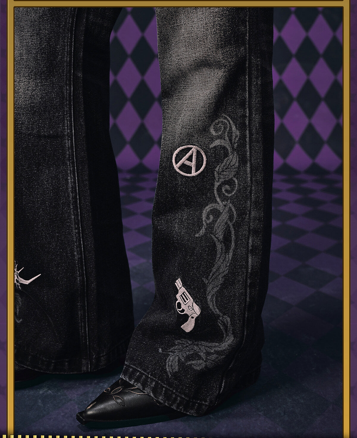 JOJO  Icon Embroidery Washed Distressed Jeans