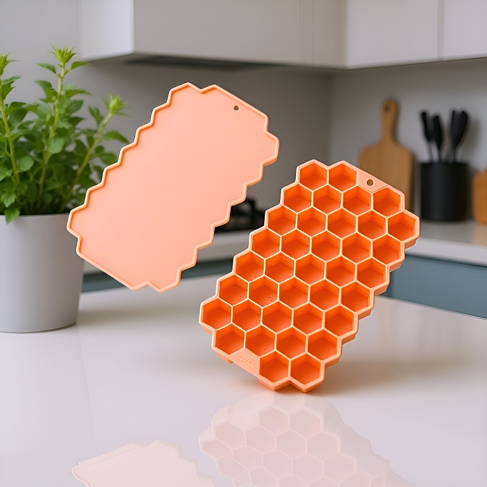 Méhecske mintás jégkocka készítő használat közben