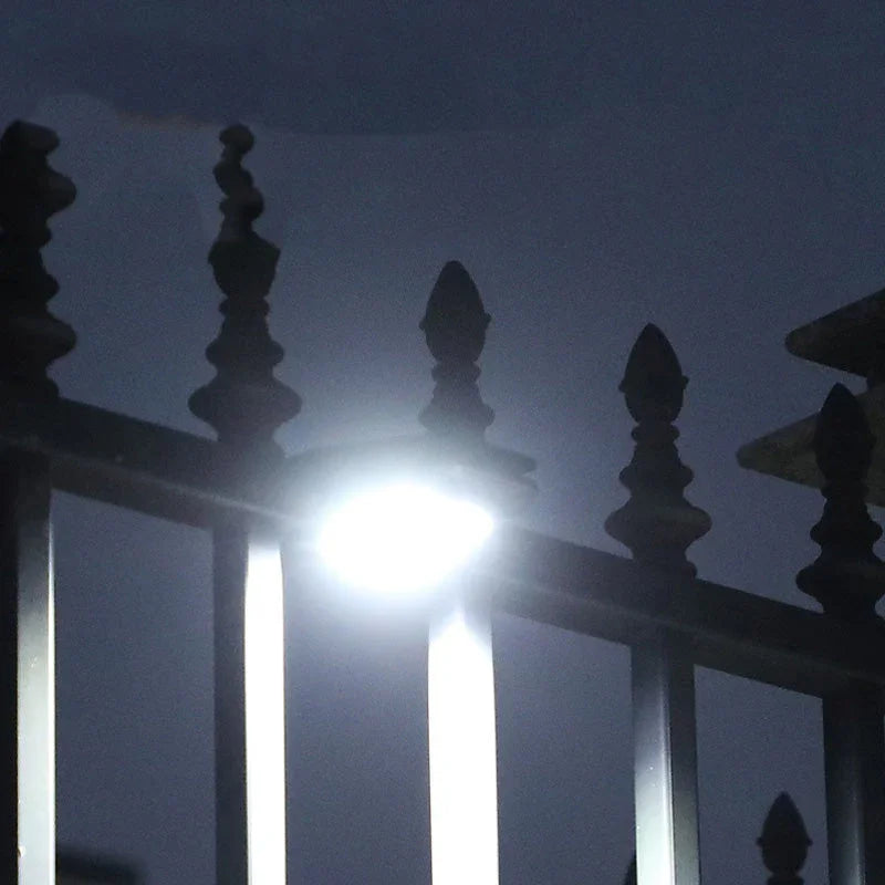 🌿 Solar clip light with motion sensor – 🔥Buy 2 Get 1 free! Perfect for gardens, balconies, and patios! 🏡✨