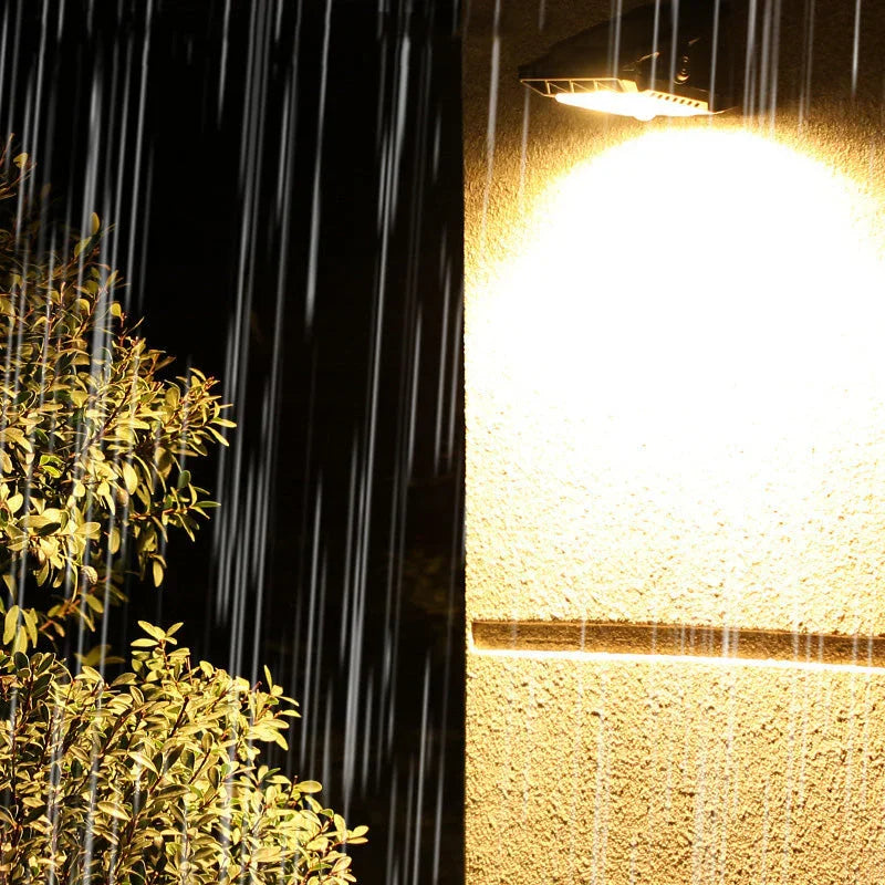 🌿 Solar clip light with motion sensor – 🔥Buy 2 Get 1 free! Perfect for gardens, balconies, and patios! 🏡✨