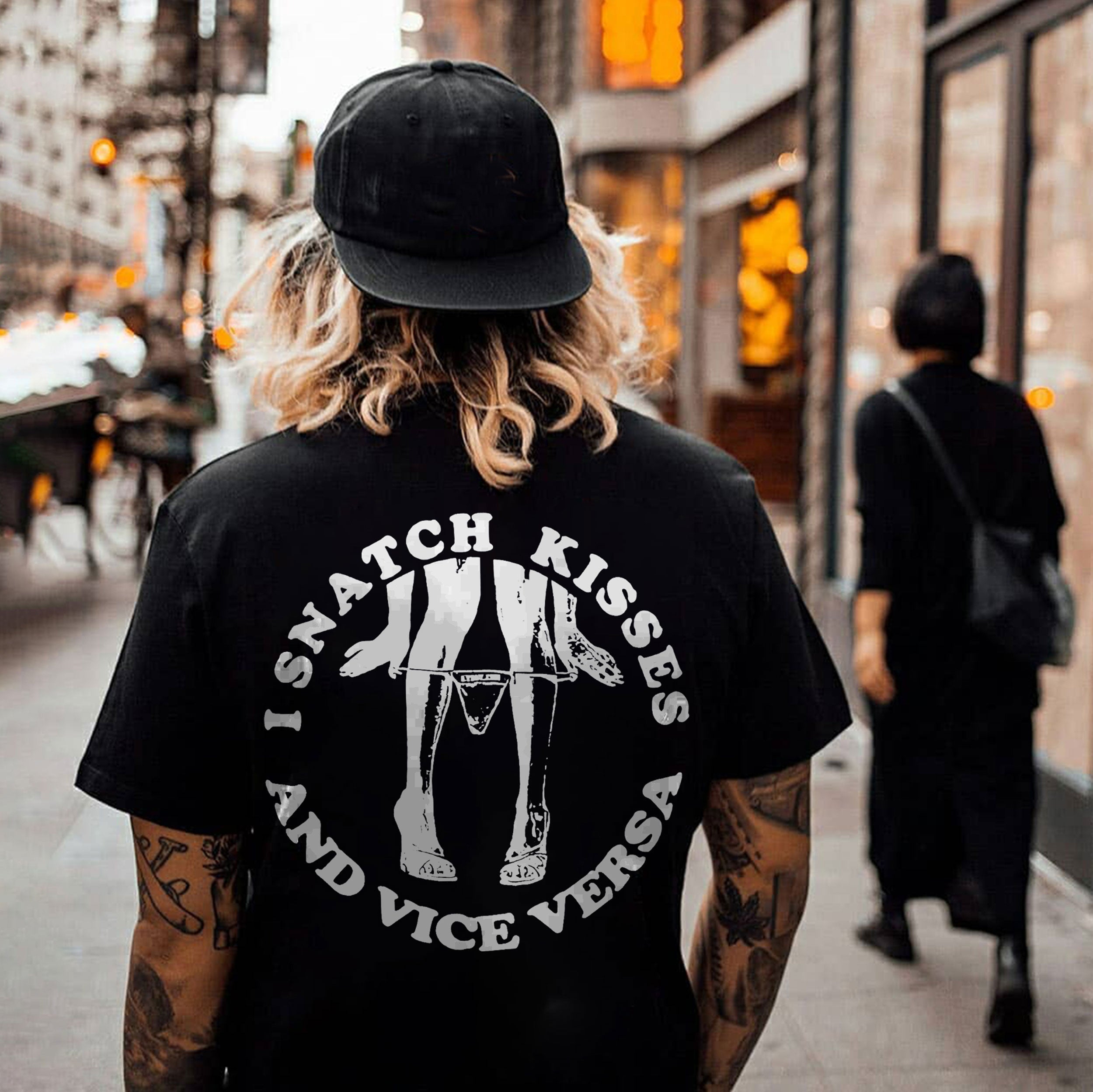 I SNATCH KISSES Sexy Lady Graphic Black Print T-shirt