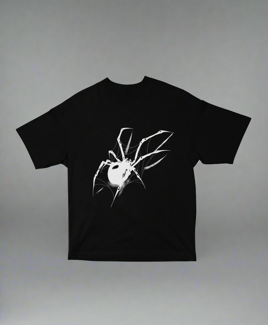 White Widow – Unisex Oversized Tee