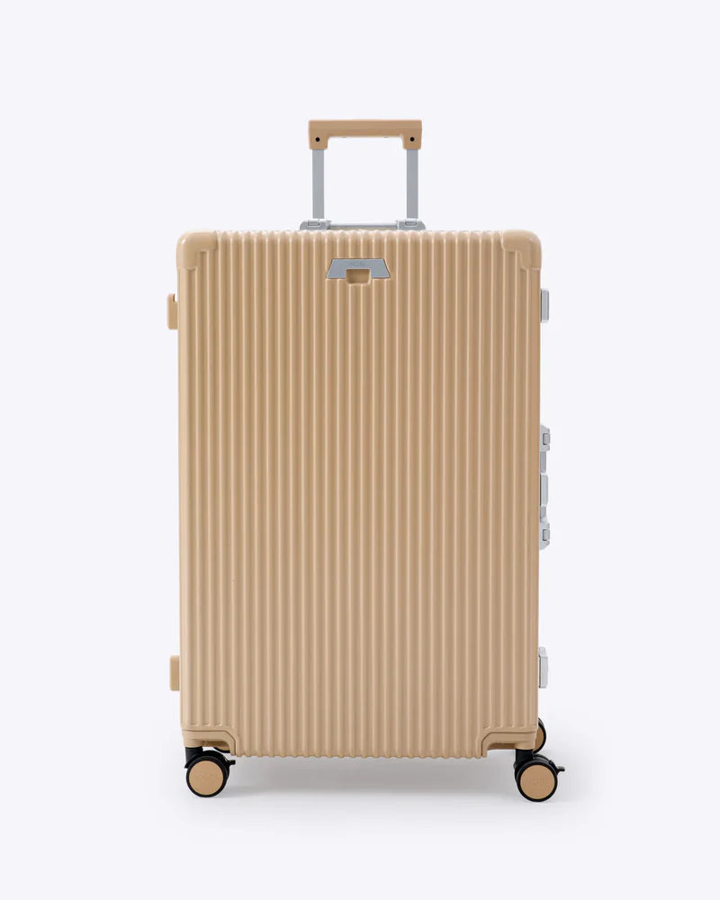 Smart Carry-On Suitcase for Students & Frequent Travellers