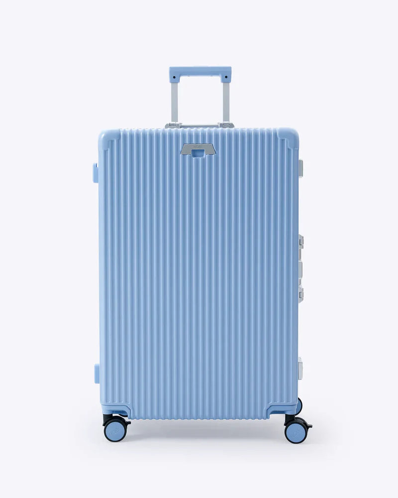 Smart Carry-On Suitcase for Students & Frequent Travellers