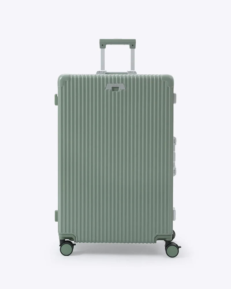 Smart Carry-On Suitcase for Students & Frequent Travellers