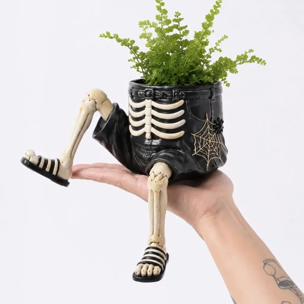 📍⏳  60% OFF – 🎃 Halloween Hanging Leg Planter | Hand-Painted Resin Character Pot for Succulents, Shelves, Desks, Porches & Spooky Seasonal Displays 🪴