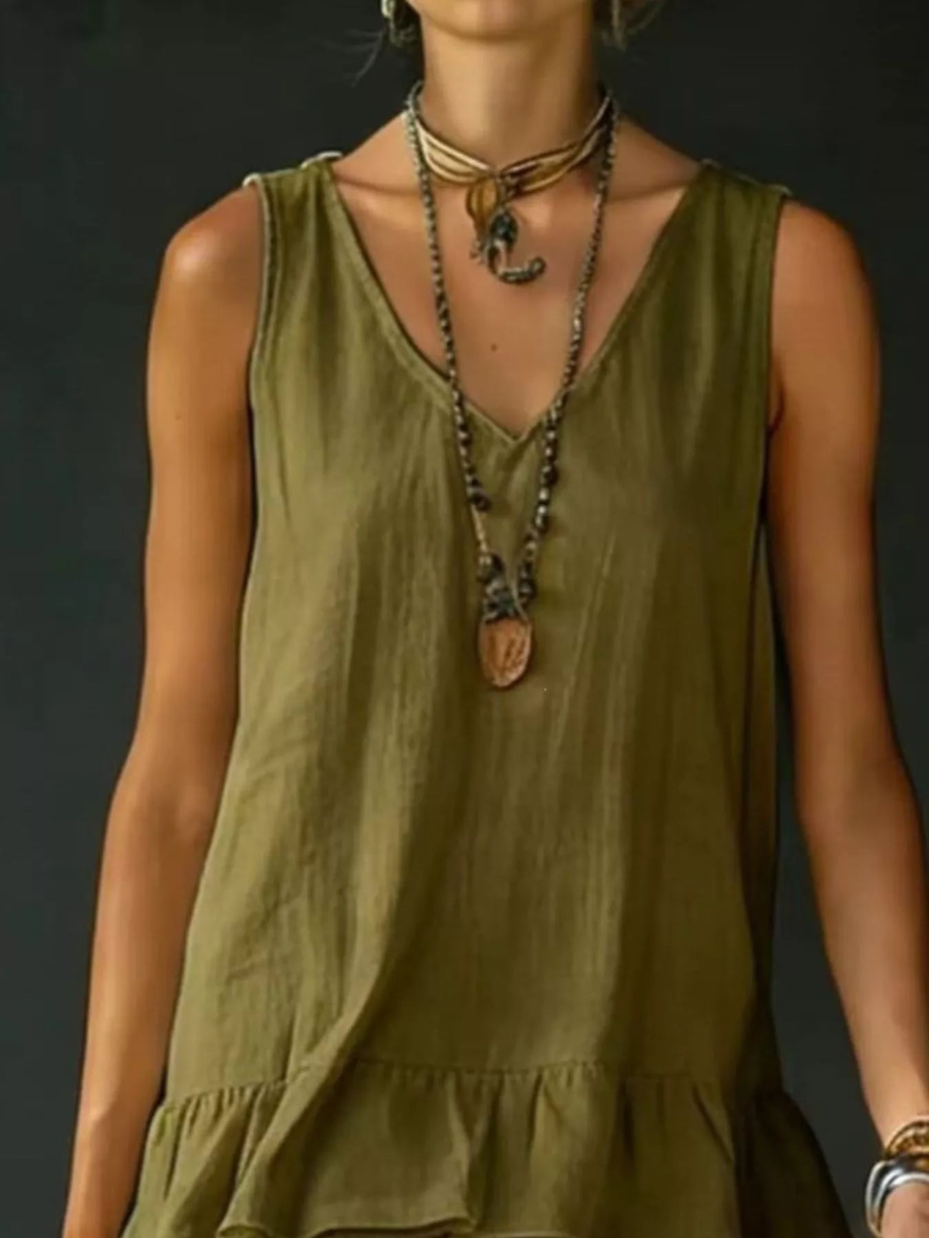 👗Full Size Ruffled Hem V-Neck Sleeveless Dress
