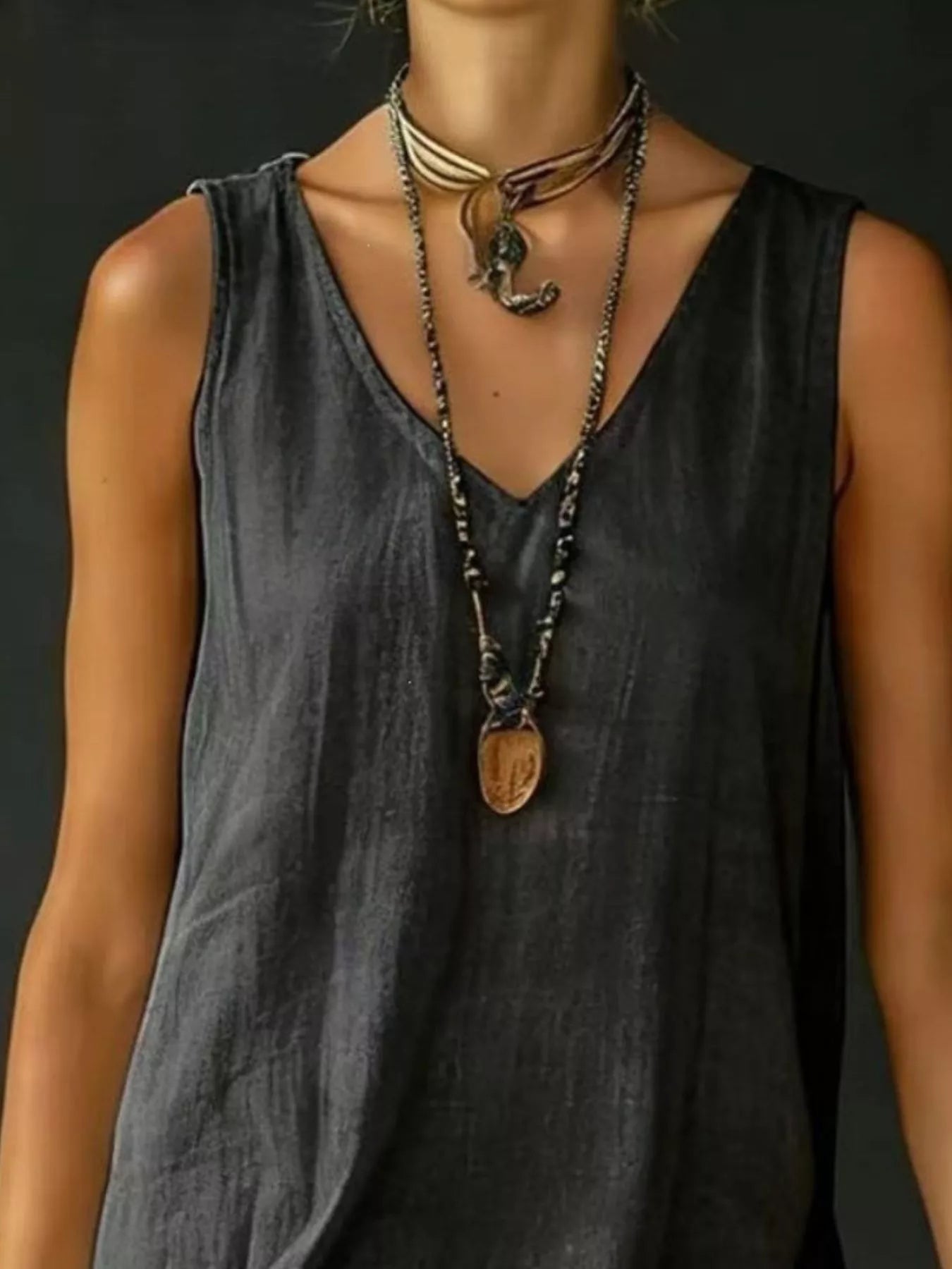 👗Full Size Ruffled Hem V-Neck Sleeveless Dress