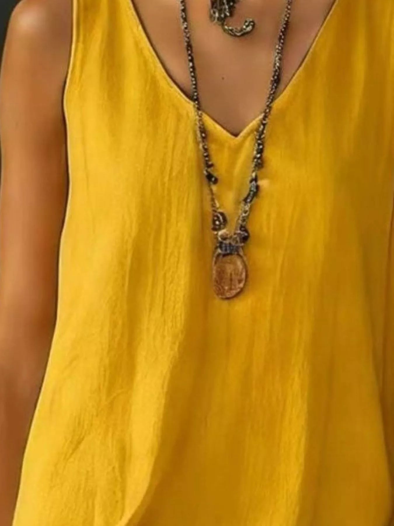 👗Full Size Ruffled Hem V-Neck Sleeveless Dress