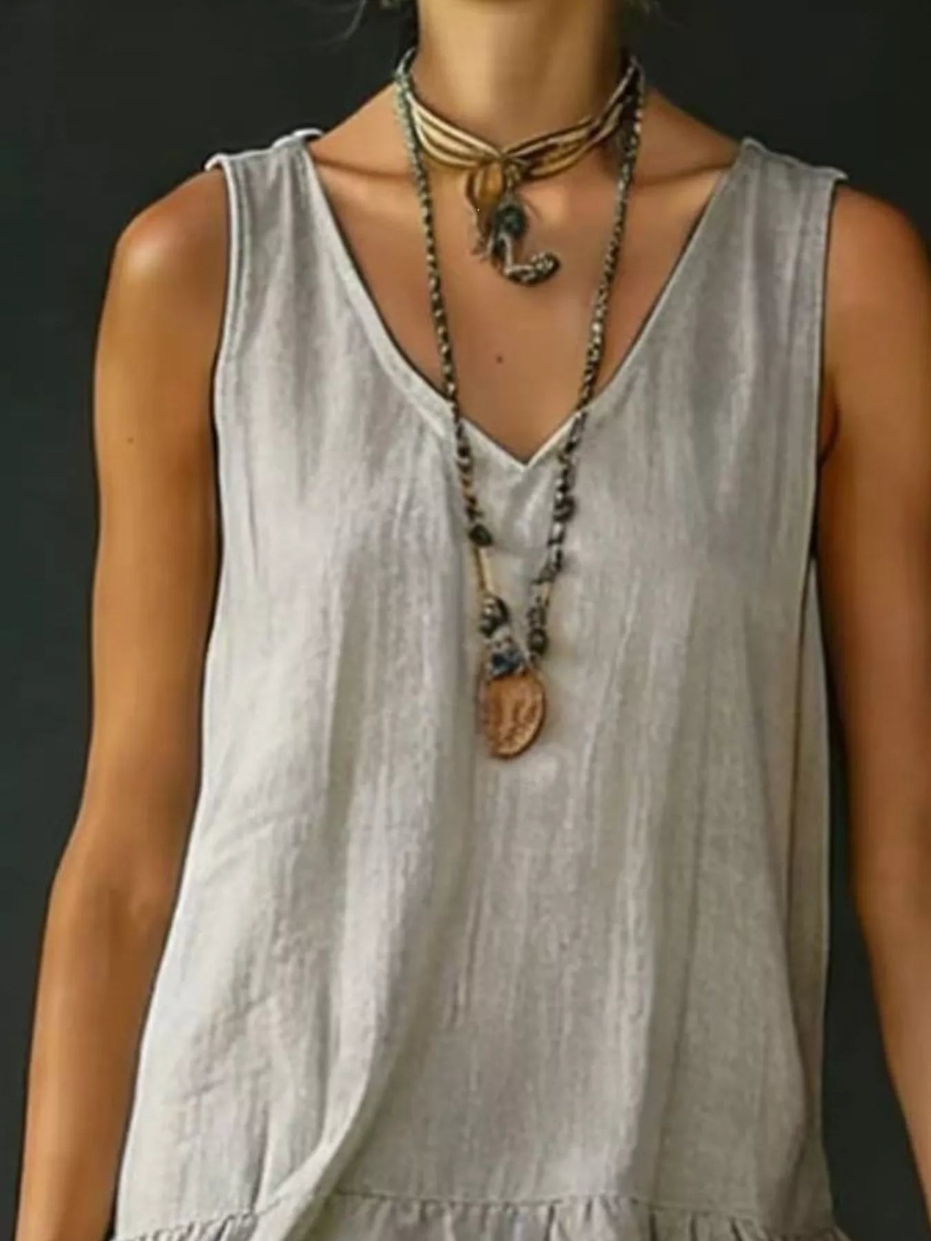 👗Full Size Ruffled Hem V-Neck Sleeveless Dress