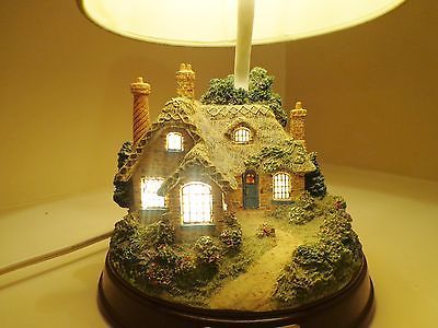Collectible Cottage Table Lamp 🏡💡
