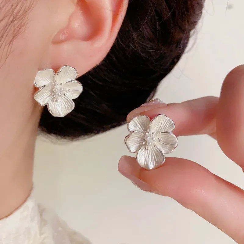 New 925 Sterling Silver Drop Earrings Golden Flower Petal Pearl Elegant For Women Girl Gift Jewelry Dropshipping Wholesale