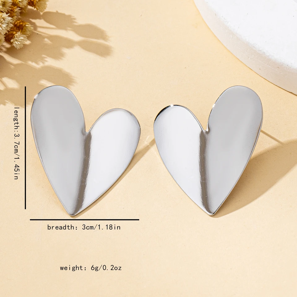 A Pair of Women's Earrings, Smooth Irregular Heart-Shaped Earrings, Suitable for Everyday Wear and Vacation Wear