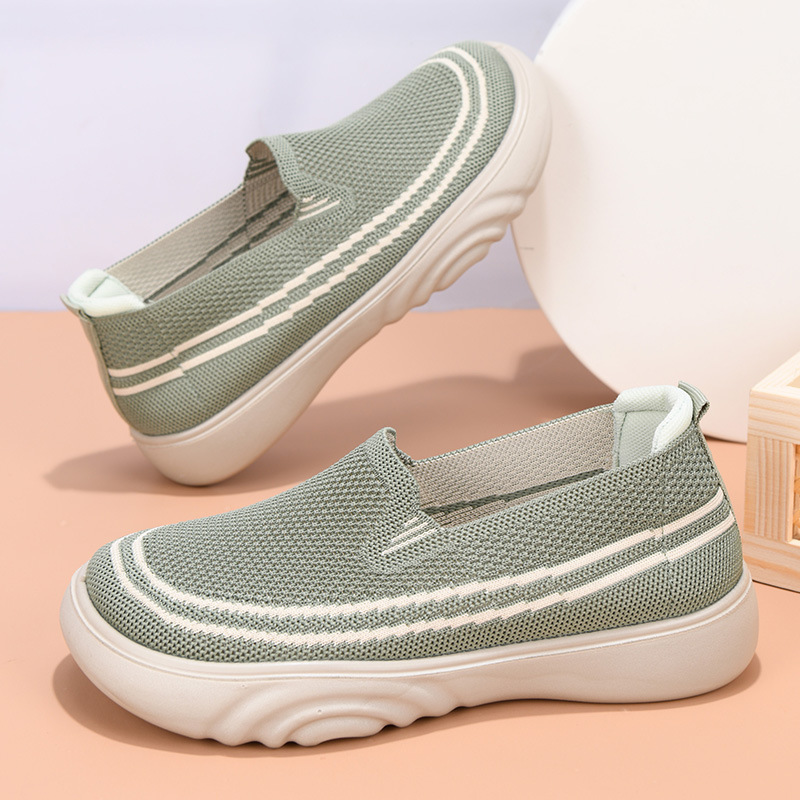 Casual soft-soled slip-on breathable knit mom shoes