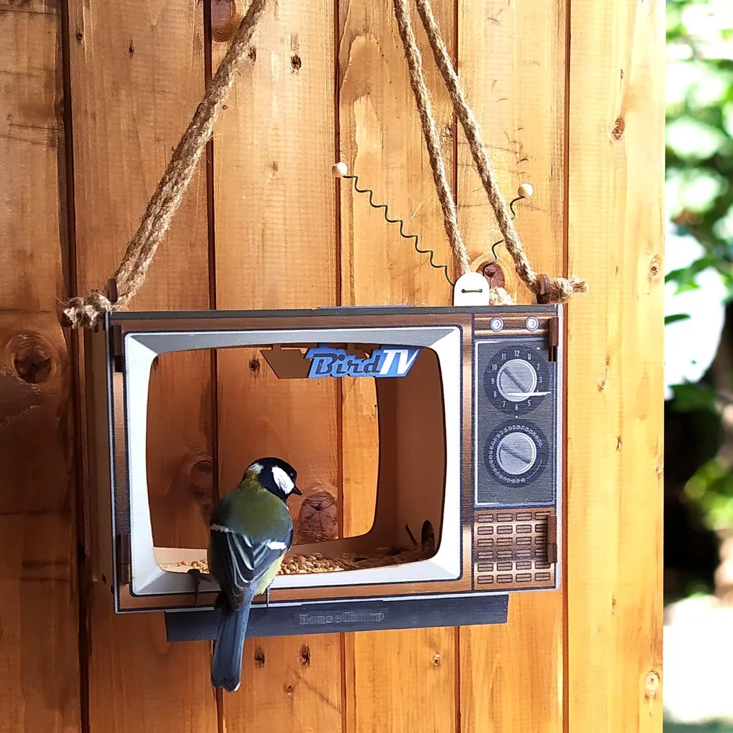 Vintage TV-Shaped Wooden Bird Feeder