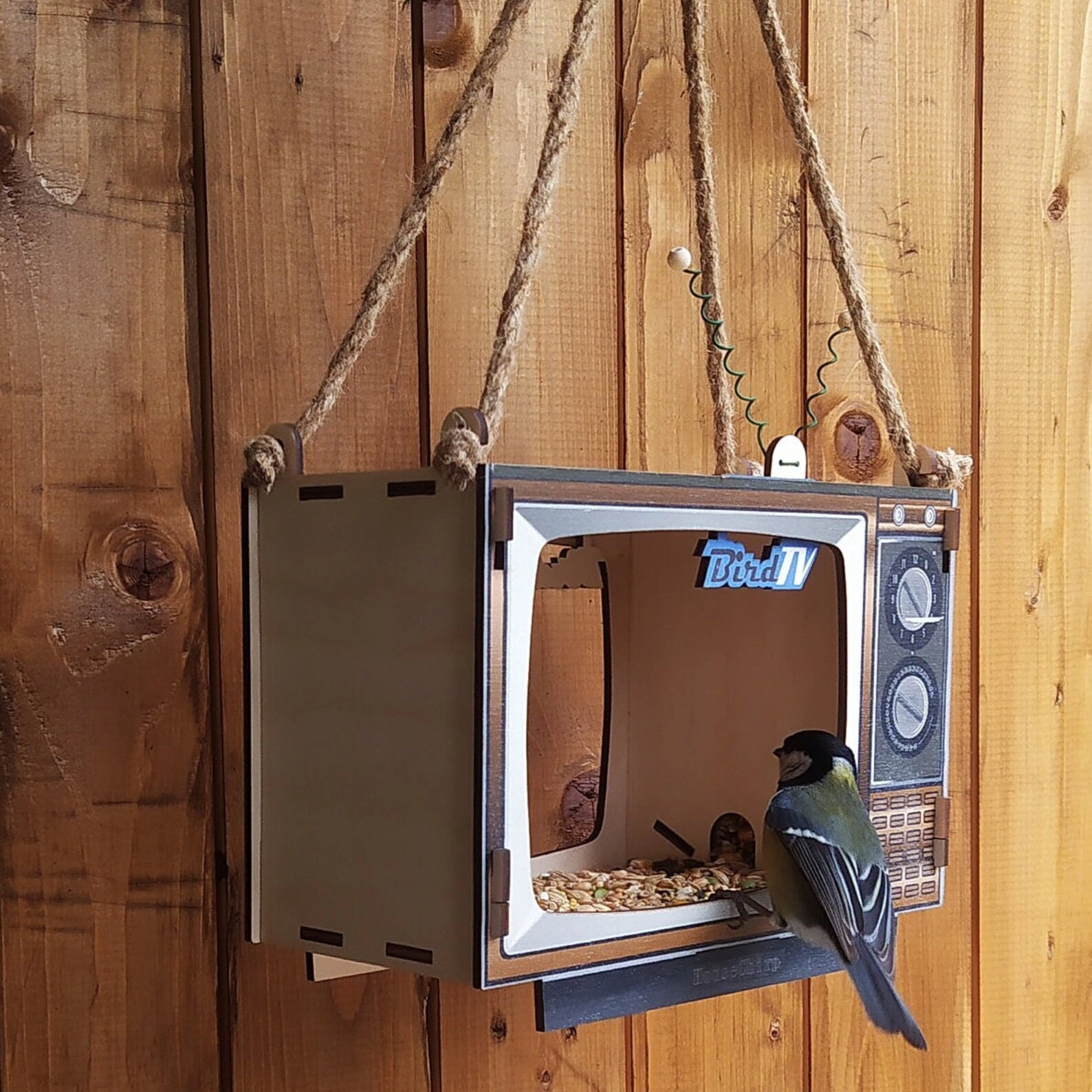Vintage TV-Shaped Wooden Bird Feeder