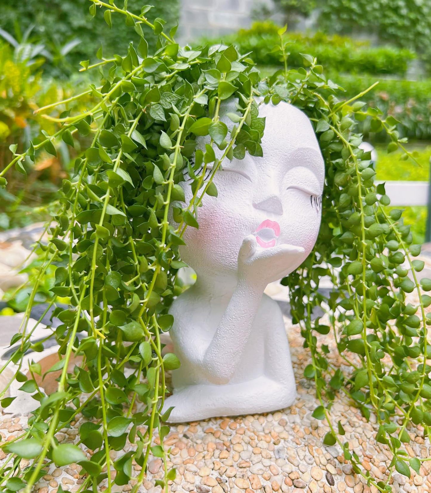 Handmade Face Planter Pot, Standing Air Kiss Head Planter for Trailing Plants & Succulents, Resin Funny Face Planter with Anti-Friction Pads, White 1 Pack