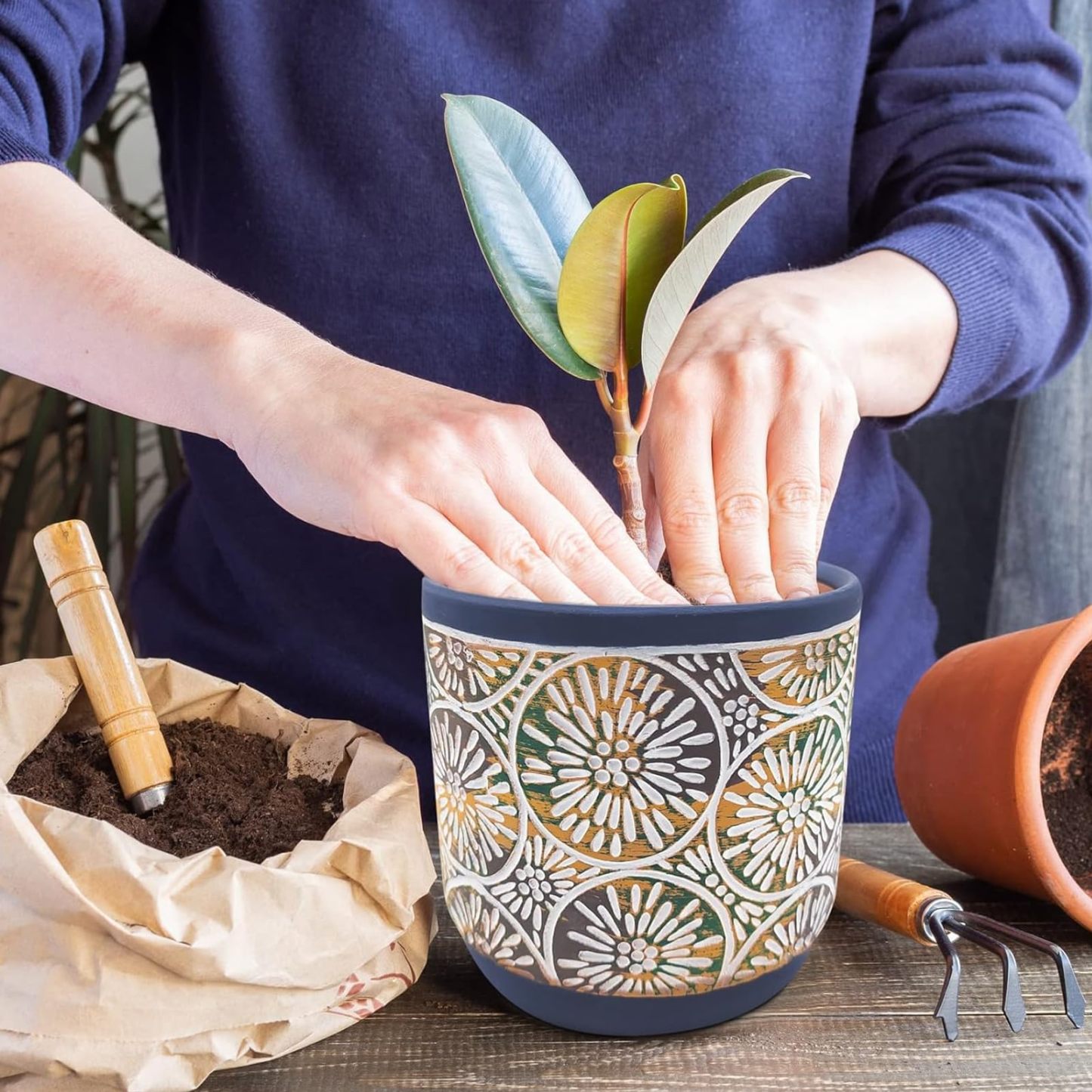 3Pcs Modern Ceramic Plant Pots Set with Drainage Holes, 5.7/4.7/3.5 Inch Gradient Size Flower Planters, Indoor Outdoor Decor Pot for Succulent Cactus Snake Plant Lily Bamboo