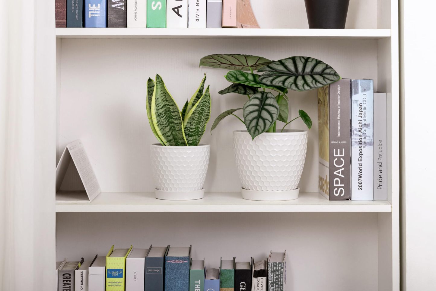 Ceramic Plant Pots Set of 2 (6.6" +5.5"), High-Fired Clay Planters with Drainage Holes & Saucers, Modern Honeycomb Design Home Decor for All Indoor House Plants
