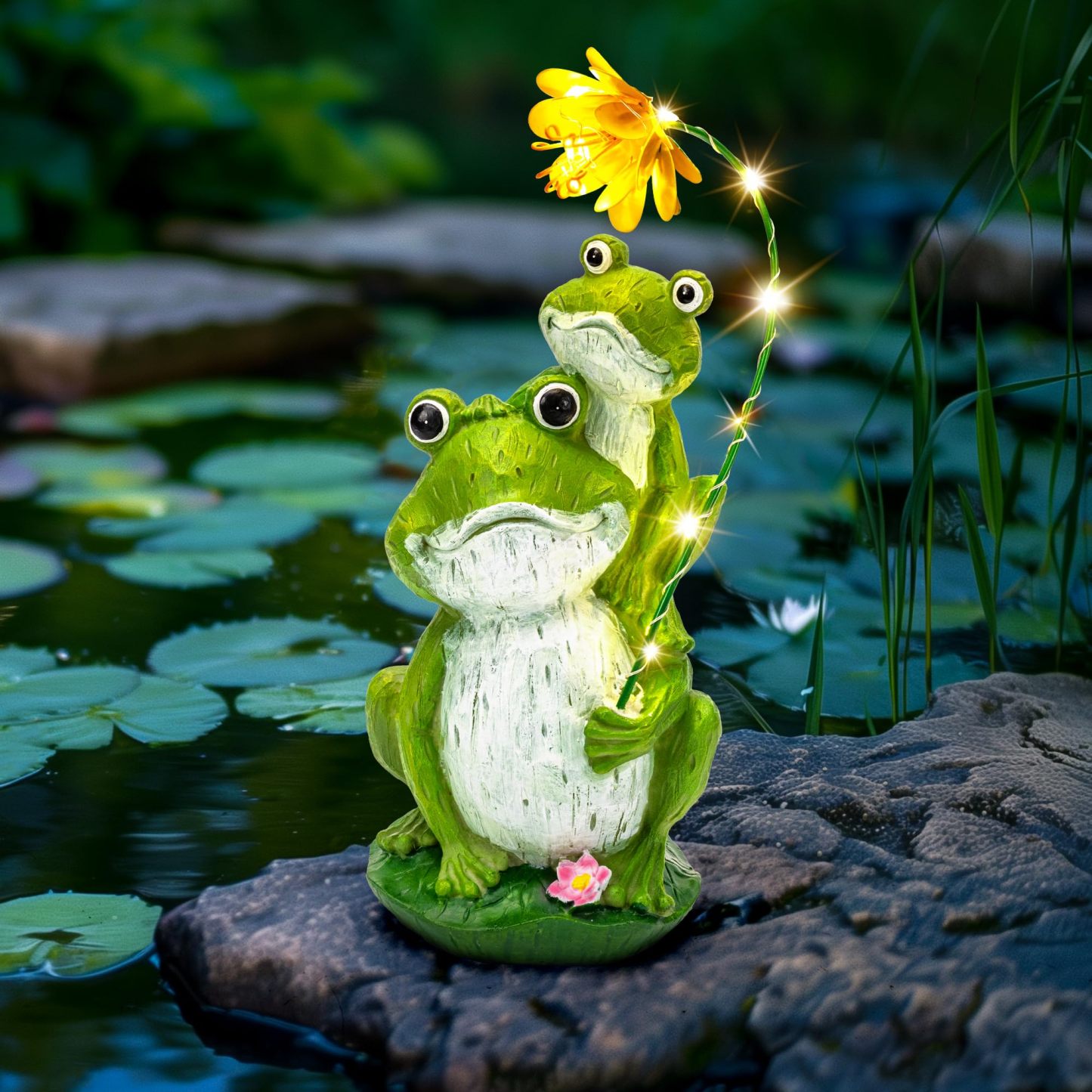 Solar Loving Frog Garden Statue with LED Light, Outdoor Waterproof Garden Figurine, Yard Patio Decor & Perfect Gardening Gift for Women