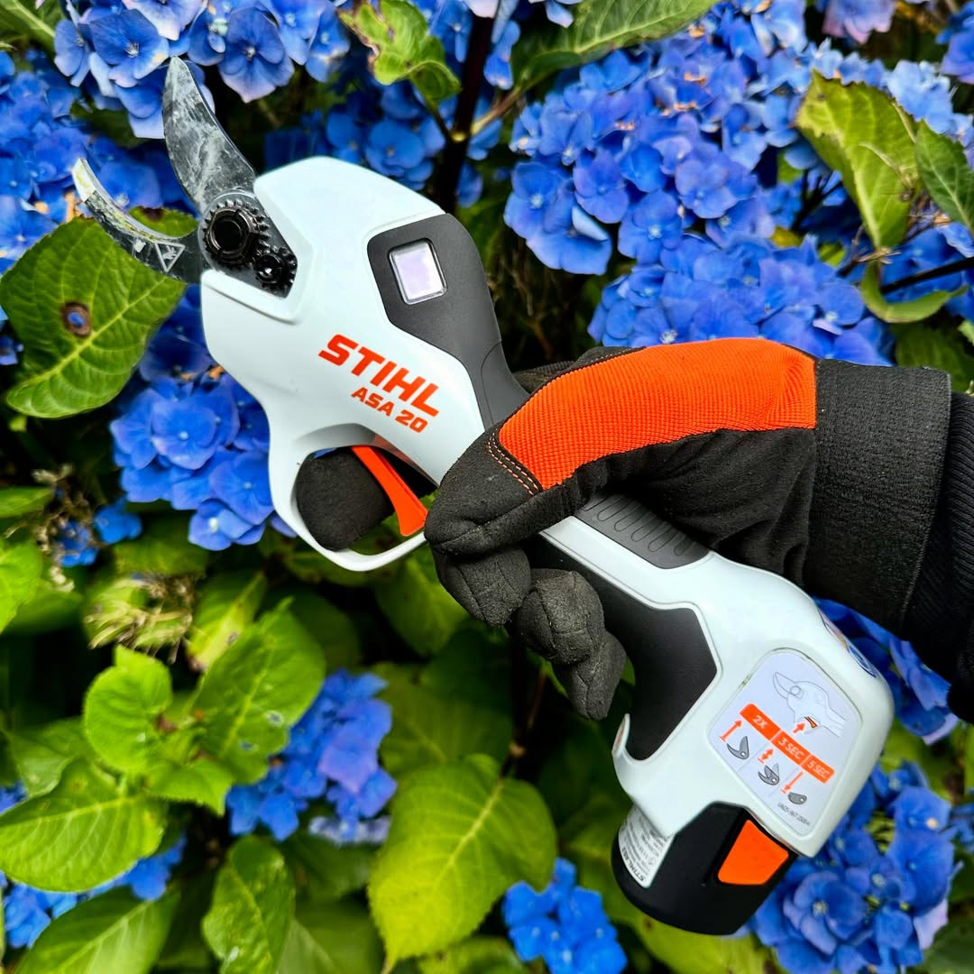 【STIHL】 Foarfecă de tăiat cu baterie litiu ASA 20