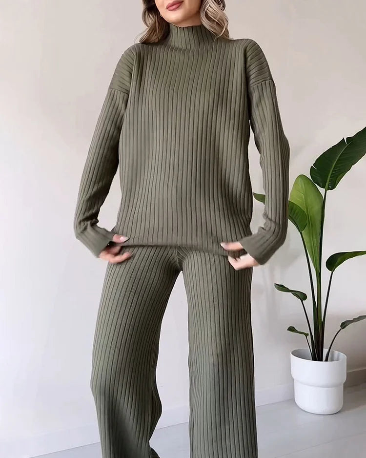 Stylish two-piece set with a slit for effortless casual style