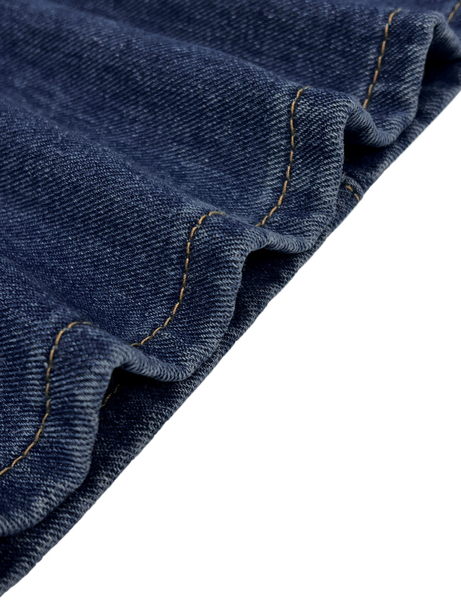 High-waisted, unbuttoned, geometric hollow-pocket jeans with split-seam detailing.