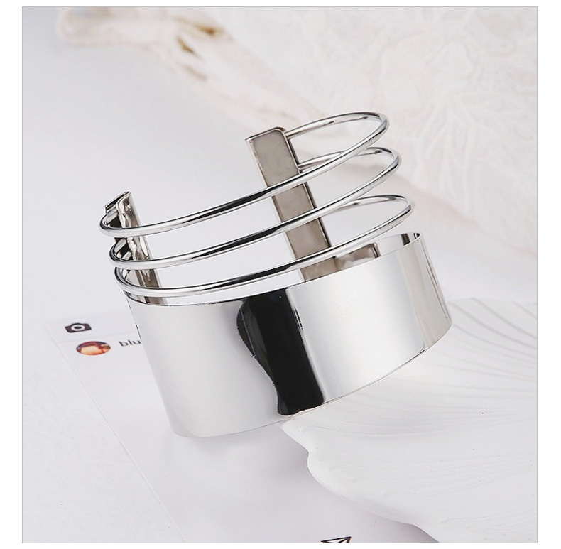 1-piece Multi-layered Metal Polished Bracelet