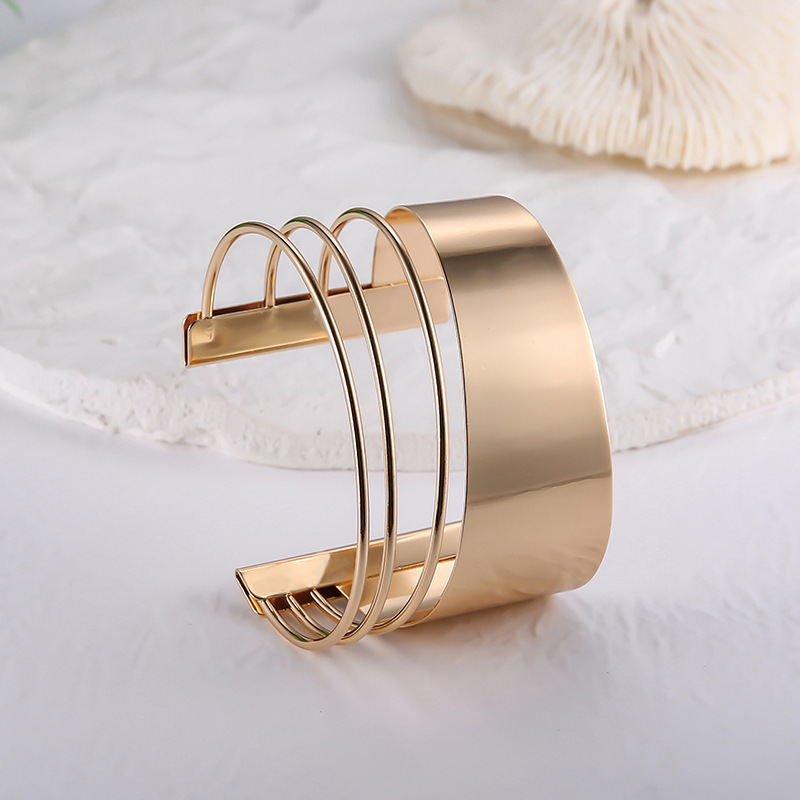 1-piece Multi-layered Metal Polished Bracelet